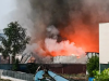 西班牙锂电池工厂爆炸起火，五地居民紧急封锁避毒烟