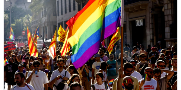 纪念LGTBI+斗争50周年，约2000人上街呼吁继续争取性别与性自由