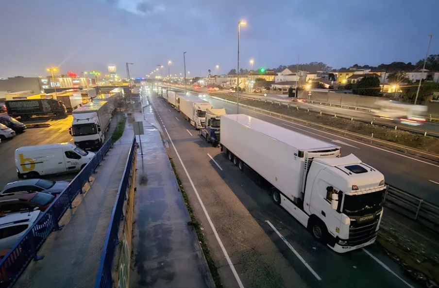 运输业缺口超2万人！西班牙加速引进外国卡车司机
